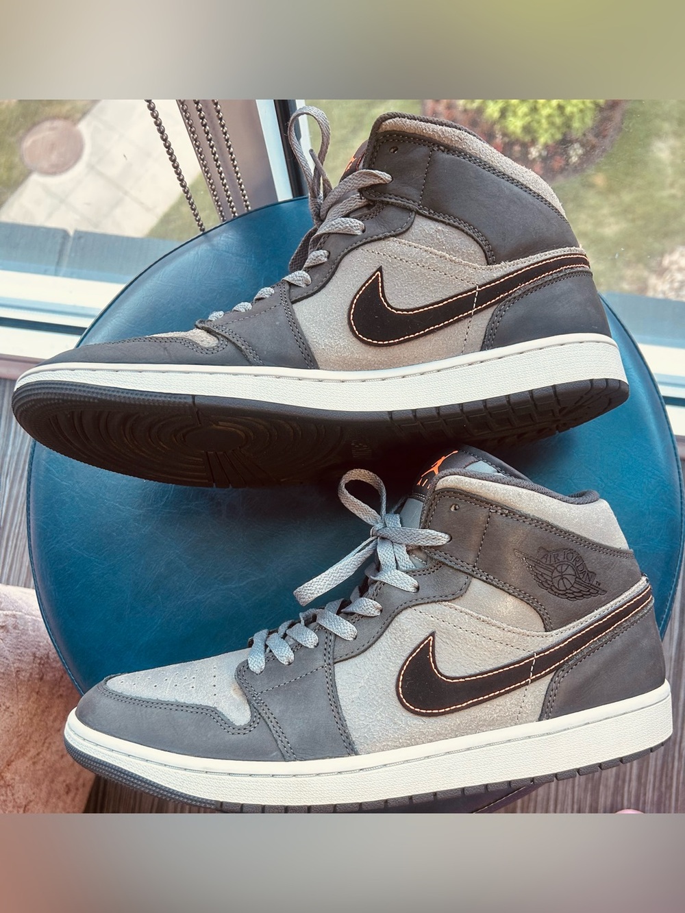 Air Jordan 1 Mid SE "Night Stadium" Black & Gray (Men US Size 12)